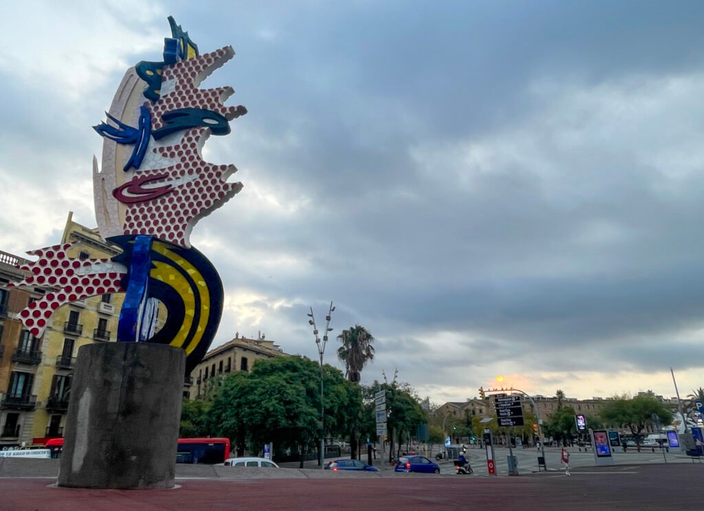 piblic art in barcelona
